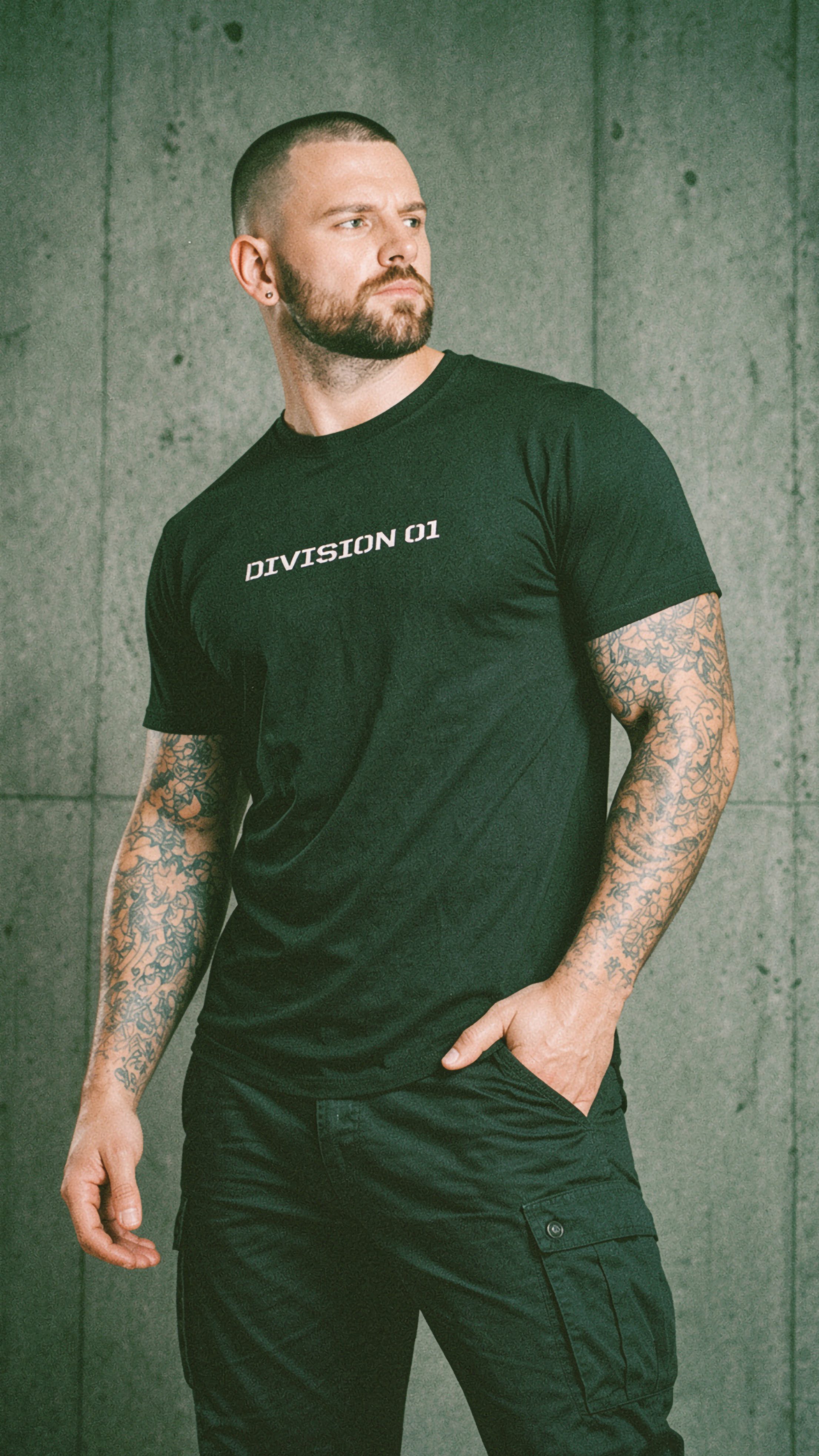 DIVISION 01™ TEE